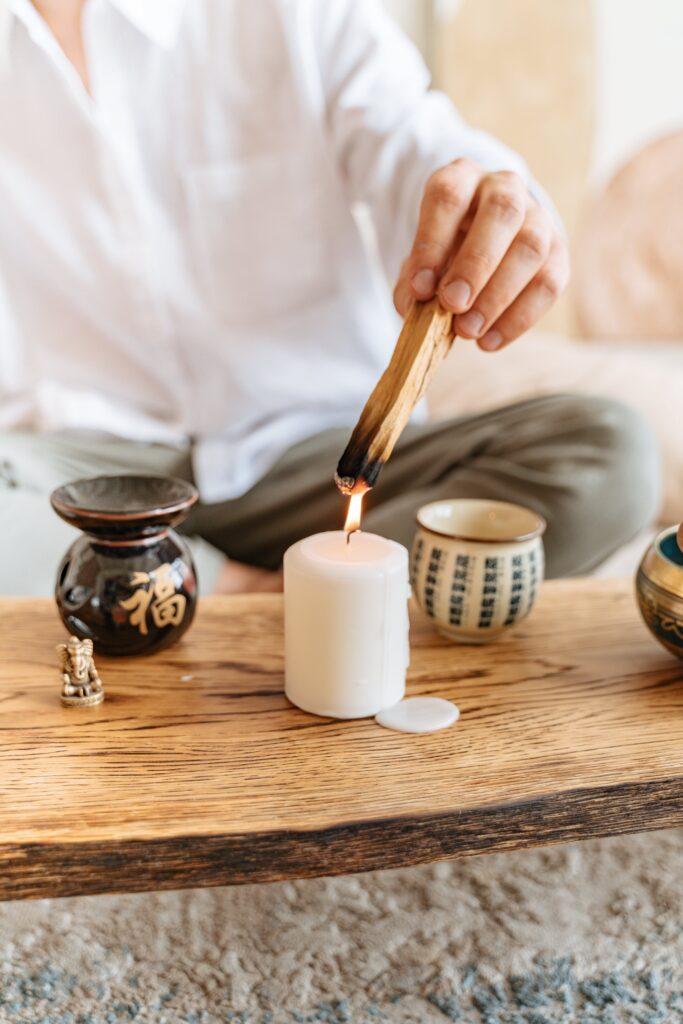 Die mystische Welt des Palo Santo: Ein Leitfaden für Frieden und Läuterung zu Hause